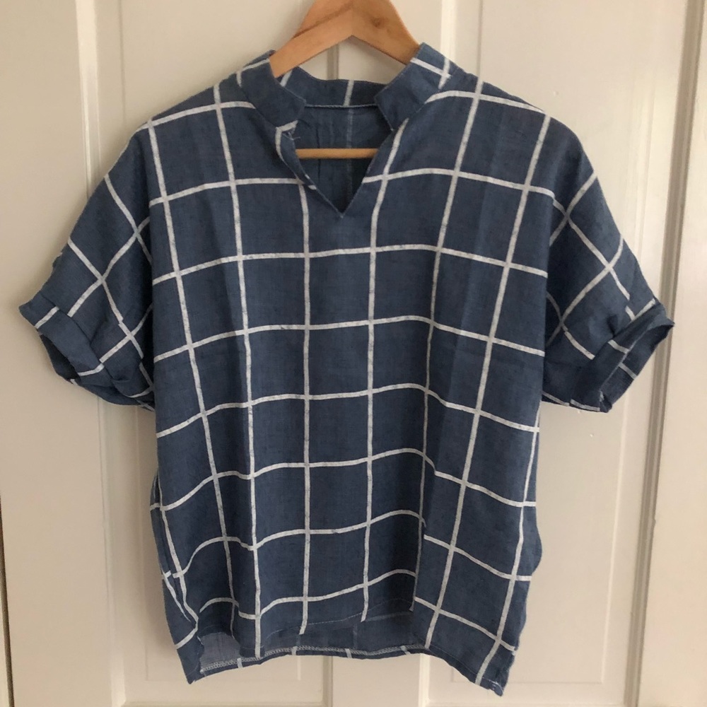 Blue and white top